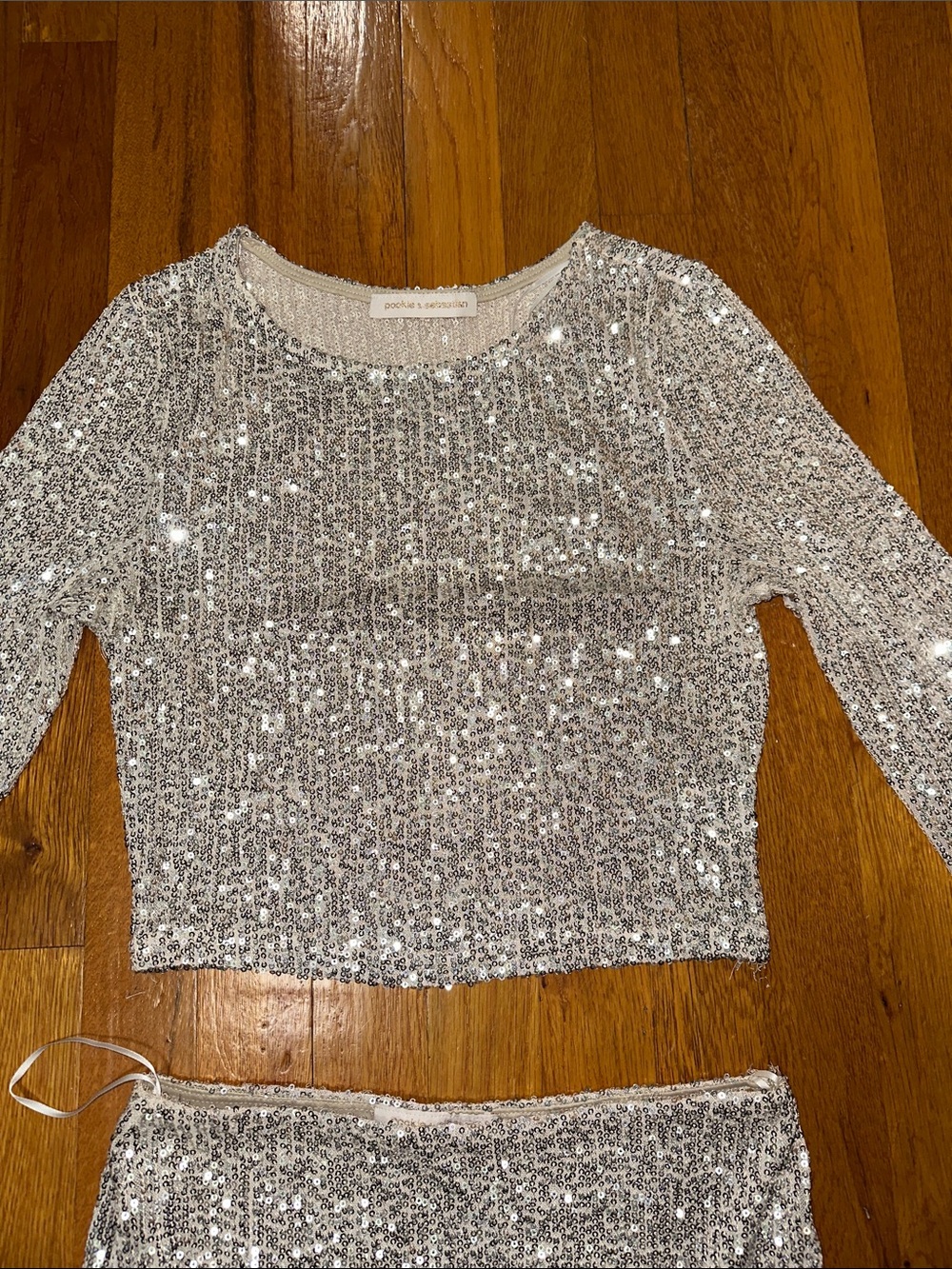 Pookie & Sebastian Silver Sequin Top & Skirt - Picture 7 of 9